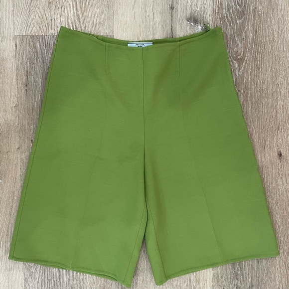 Prada Pants - PRADA 100% Virgin Wool Green Knee Length Bermuda High Waisted Shorts